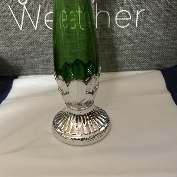 Vintage Avon Empire Green Decanter/Bud Vase and Ruby Red Bud Vase. Set of Two. - Picture 6 of 11